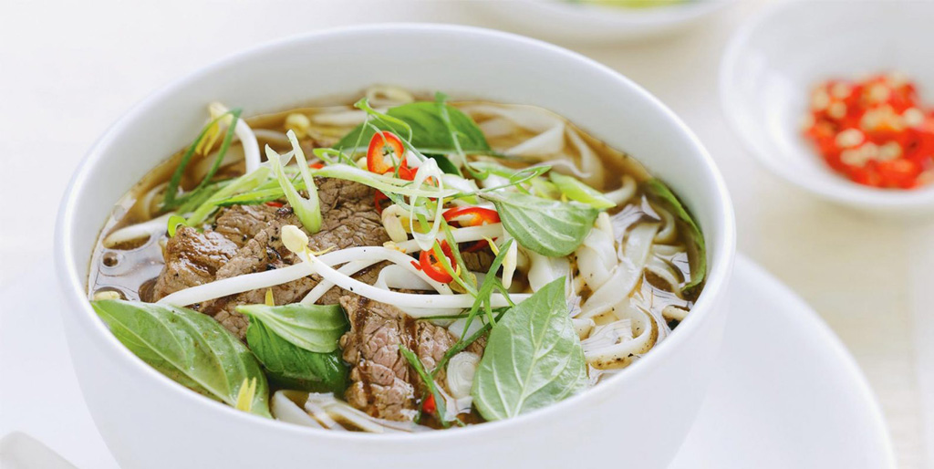 フォー・フー・ヴオン (Phở Phú Vương) - サイゴンの美味しい深夜フォー店