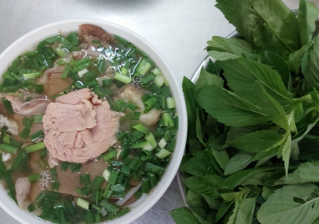 フォー・タウ・ベイ (Phở Tàu Bay)
