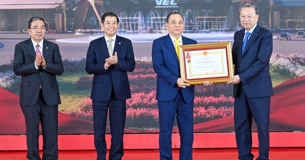 Vingroup Honored with the First-Class Labor Order for Outstanding Achievements at the National Convention Center